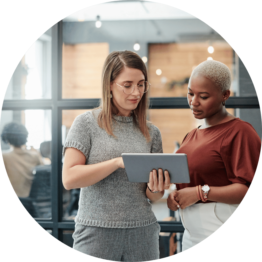 om-website-service-operations-two-coworkerss-operations