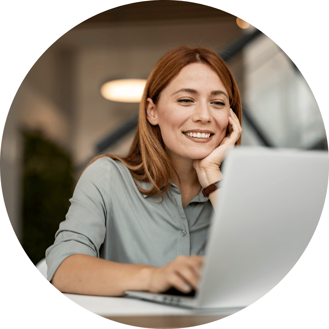 om-website-services-crm-closeup