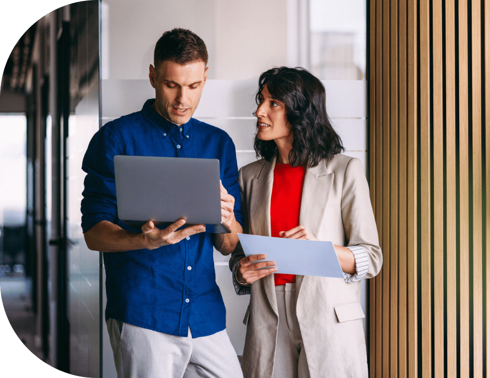 om-website-services-cjm-laptop-discussion