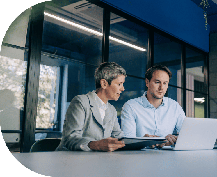 om-website-services-customer-market-research-laptop-review