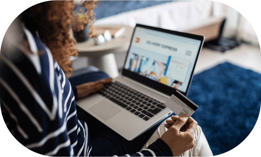 om-website-services-ecommerce-shopping-laptop