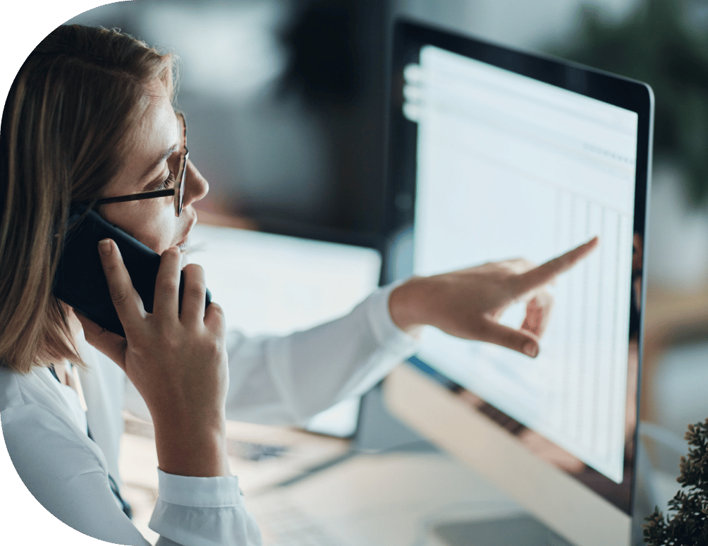 om-website-services-operations-woman-desktop